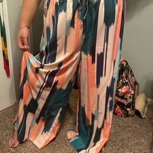 Wide leg, split hem pants